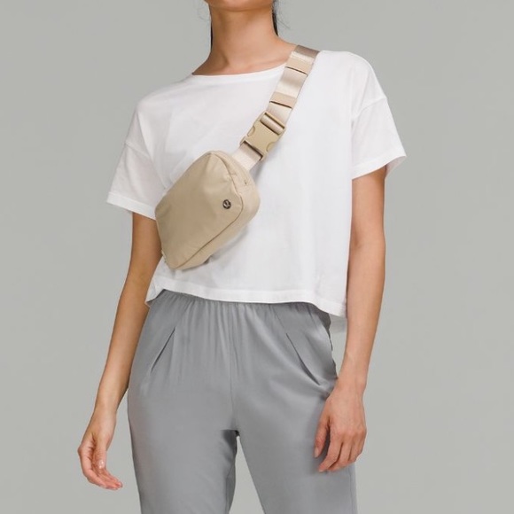 Lululemon Everywhere Belt Bag Extended Strap Trench RARE - Picture 2 of 6